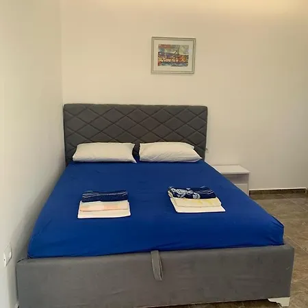 Appartement Boka 2 *